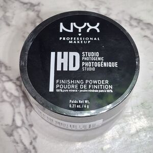 NYX Finishing Powder